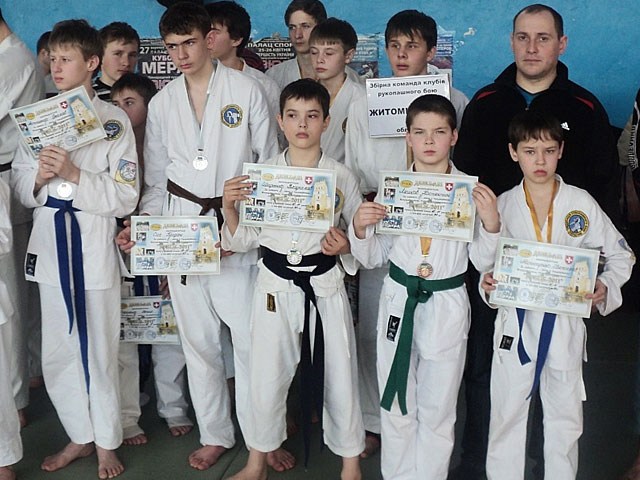 Відмінний виступ спортсменів рукопашного бою Відмінний виступ спортсменів рукопашного бою