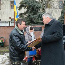 15 ЛЮТОГО У РАДОМИШЛІ ВШАНОВУВАЛИ ВОЇНІВ-ІНТЕРНАЦІОНАЛІСТІВ 15 ЛЮТОГО У РАДОМИШЛІ ВШАНОВУВАЛИ ВОЇНІВ-ІНТЕРНАЦІОНАЛІСТІВ