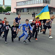У РАДОМИШЛІ ВІДБУВСЯ МАСОВИЙ ПРОБІГ “БІЖИ ДО ПЕРЕМОГИ”. ФОТО У РАДОМИШЛІ ВІДБУВСЯ МАСОВИЙ ПРОБІГ “БІЖИ ДО ПЕРЕМОГИ”. ФОТО